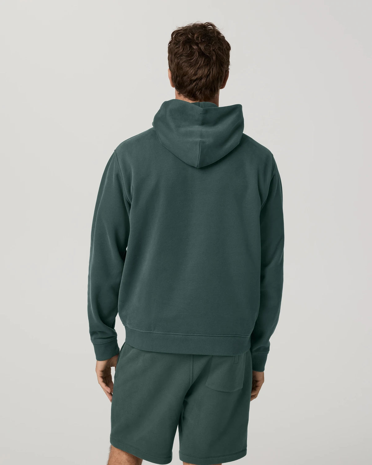 Vuori Seaside Pullover Hoodie 2.0 Men’s in Hemlock – on model