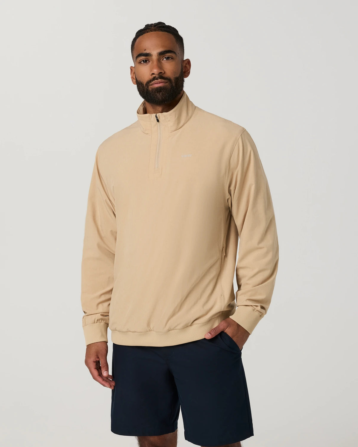 Vuori Venture 1/4 Zip Men’s in Khaki Linen Texture – on model