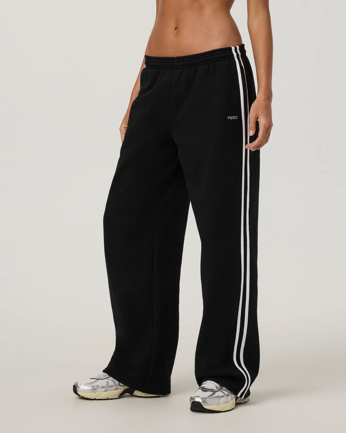 Vuori Restore Straight Leg Track Sweatpant Women’s in Black