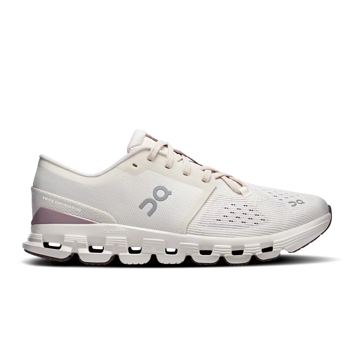 On Cloud X 4 Women's training shoe in Ivory/Heron