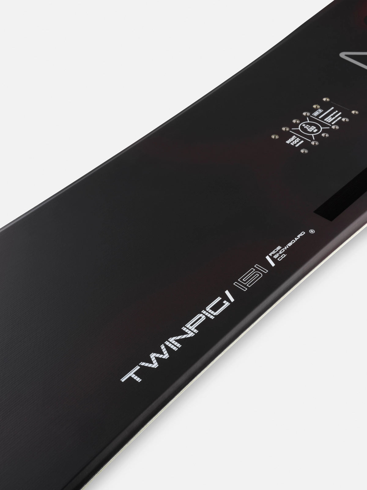 Ride Twinpig Snowboard 2027 asymmetrical nose detail