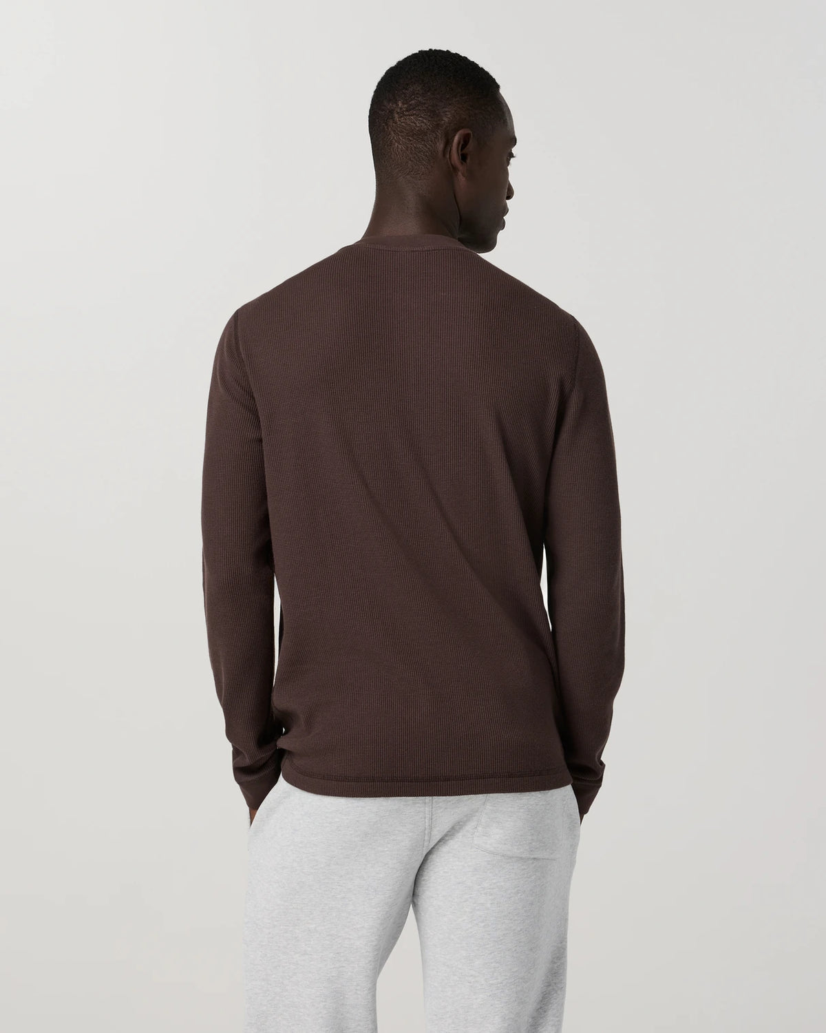 Vuori Waffle Henley Men’s in French Roast – on model