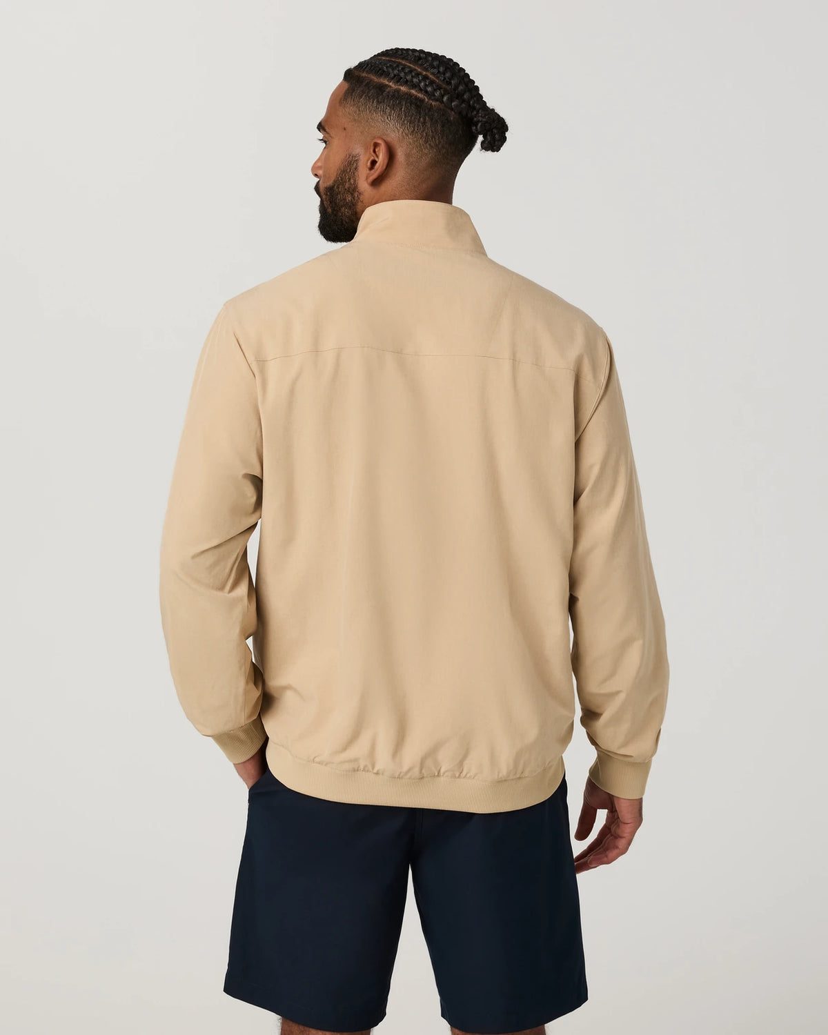 Vuori Venture 1/4 Zip Men’s in Khaki Linen Texture – on model