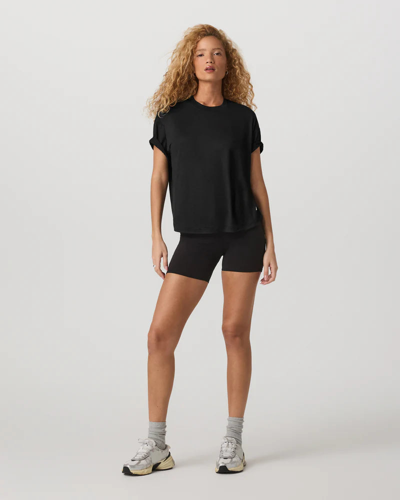 Vuori Energy Tee Long – Women’s Performance Training Top