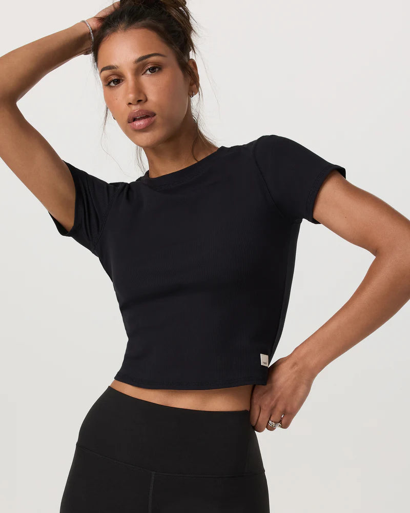 Vuori Pose Fitted Tee – Women’s Performance Stretch T-Shirt
