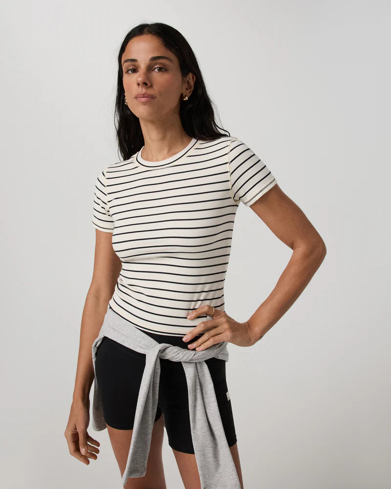 Vuori Pose Fitted Tee – Women’s Performance Stretch T-Shirt