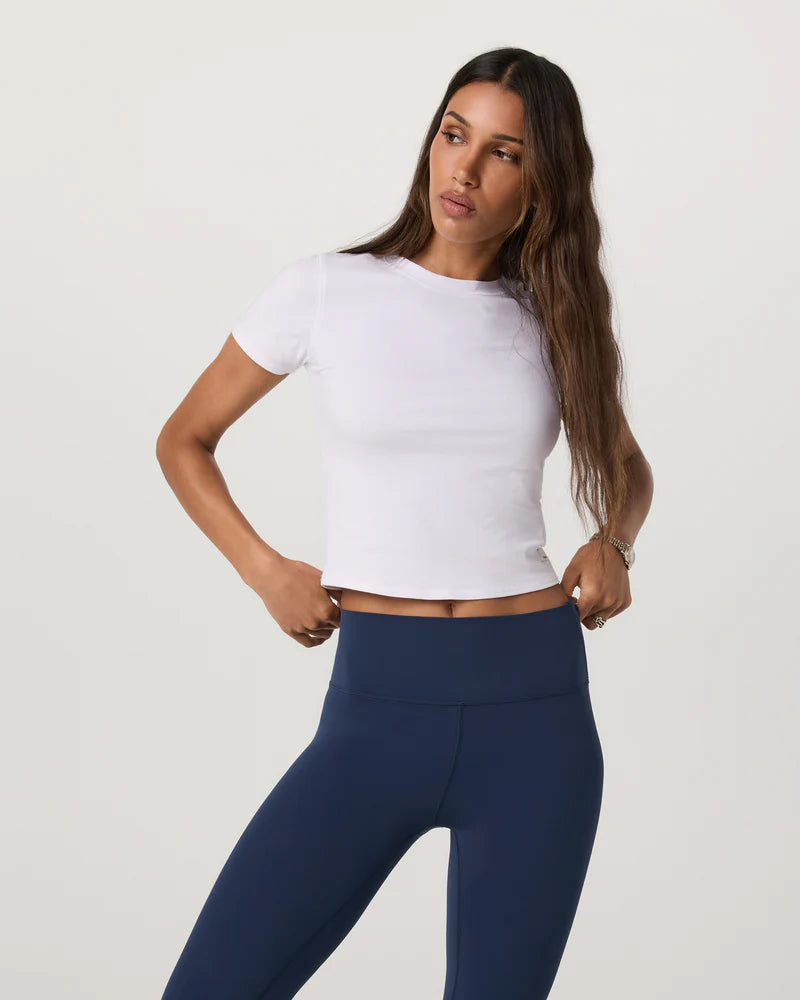 Vuori Pose Fitted Tee – Women’s Performance Stretch T-Shirt