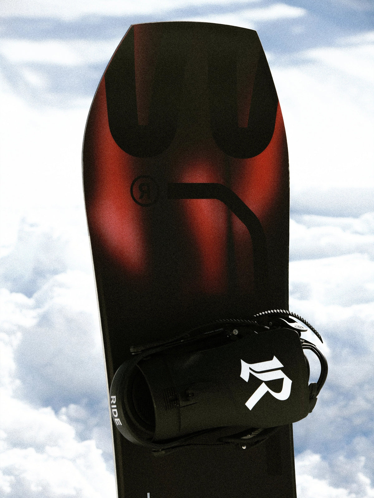 Ride Twinpig Snowboard 2027 in action on snow