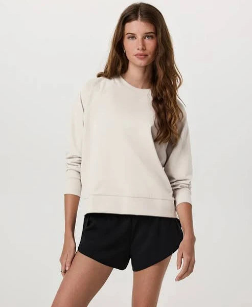 Vuori Long Sleeve Halo Crew - Women's | Ultra-Soft, Lightweight & Versatile Pullover for Everyday Comfort