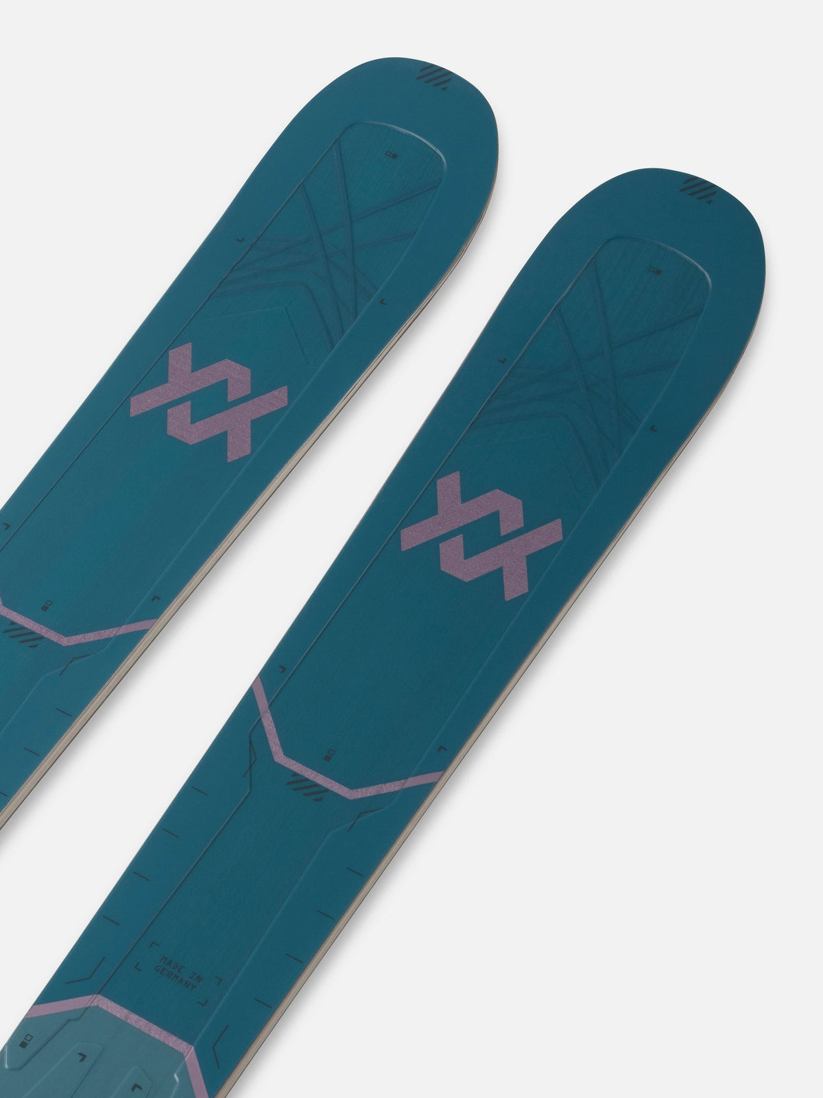 Volkl Mantra 88 W Skis 2027 tip and tail detail