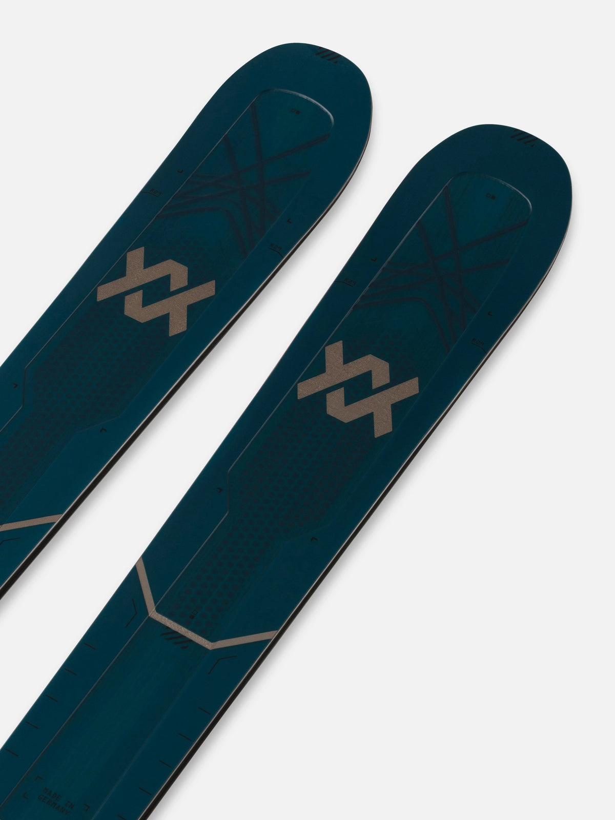 Volkl Mantra 88 Skis 2027 tip and tail detail